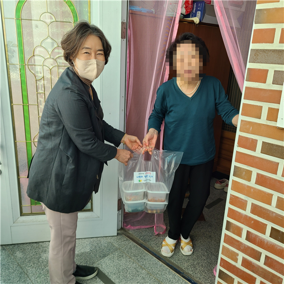 사회적공헌사업 '취약계층 사랑의 밑반찬 나누기' 행사 사진